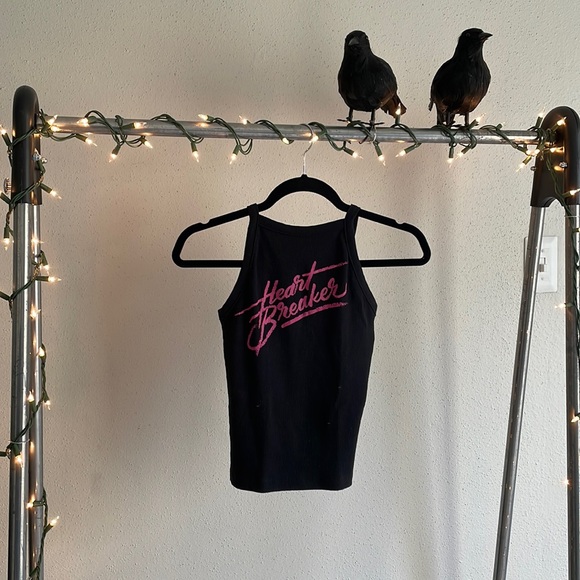 ✨Halter Neck Heart Breaker Top✨ - Picture 2 of 10